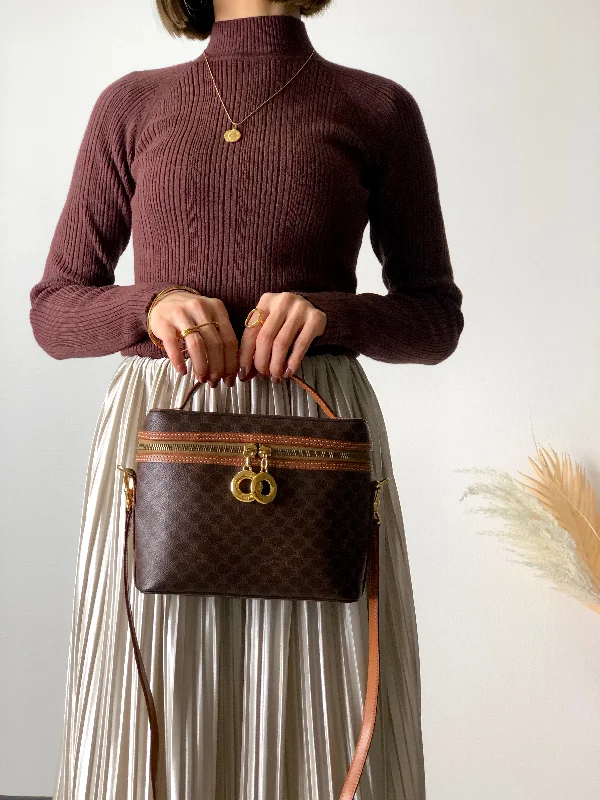 Fashionable Crossbody Bags At Special OffersTrendy Bags For Sales CELINE Macadam Circle Charm PVC Leather Two-way Handbag Shoulder bag Vanity bag Brown Vintage x573bx Fashionable Crossbody Bags At Special OffersTrendy Bags For Sales CELINE Macadam Circle Charm PVC Leather Two-way Handbag Shoulder bag Vanity bag Brown Vintage x573bx