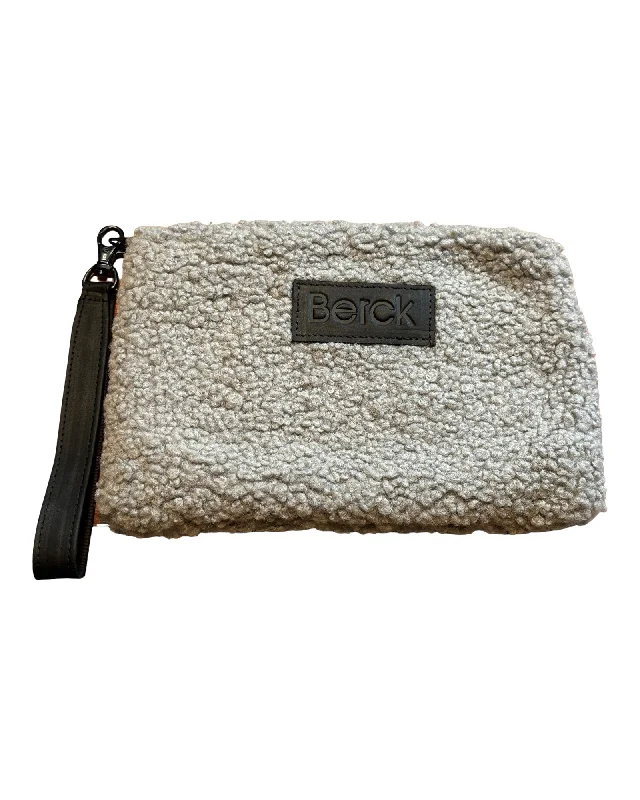 Gray Shearling/Black Oil