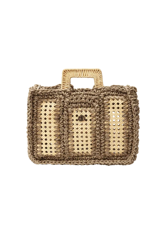 BOLSA EM CROCHÊ DE SISAL E ALÇA DE RATTAN