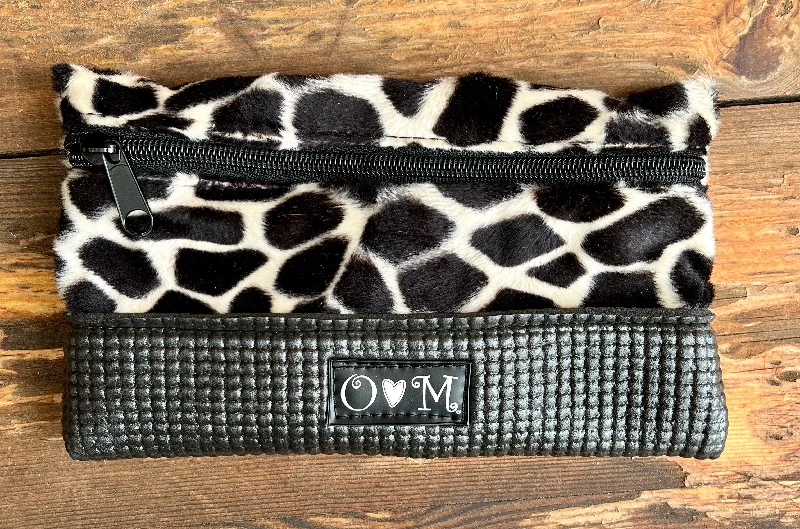  Grab Stylish Bags Before They're GoneStylish Deals Black Clutch Purse-Faux Fur