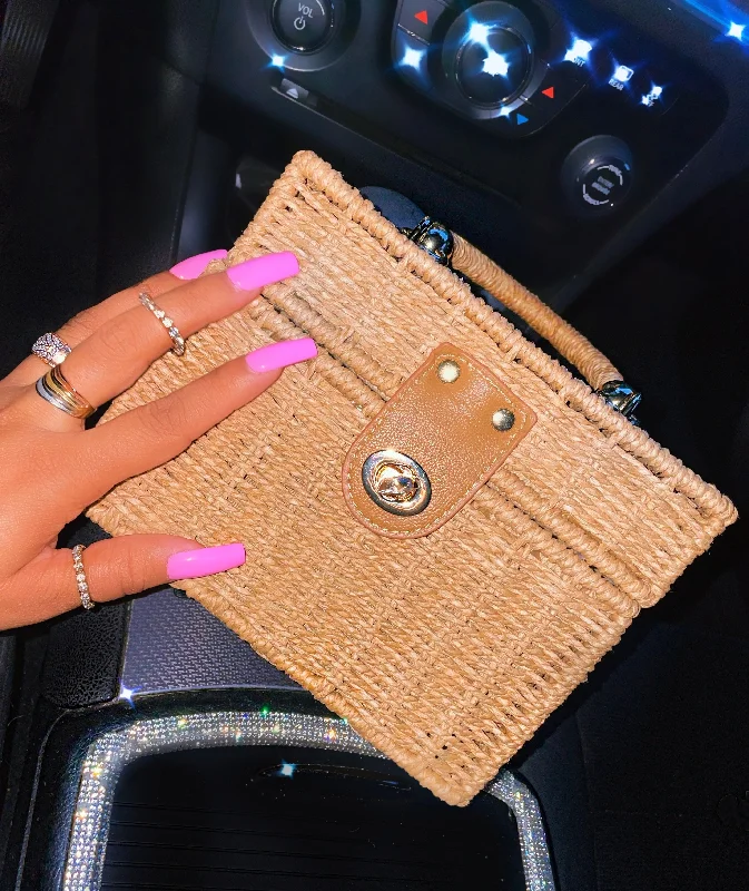  Must-Have Bags With Big SavingsRelaxed Style Deals Getaway Straw Handbag